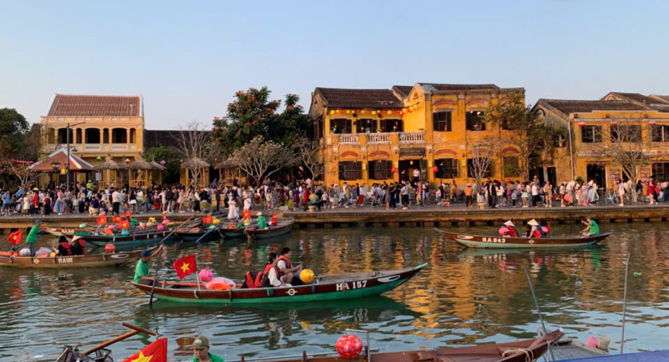 Lantern Boat Hoi An Price