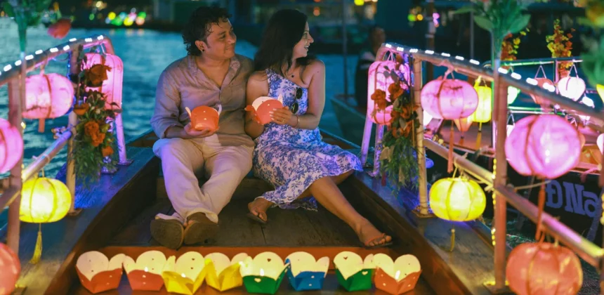 hoi an night lantern river romantic atmosphere