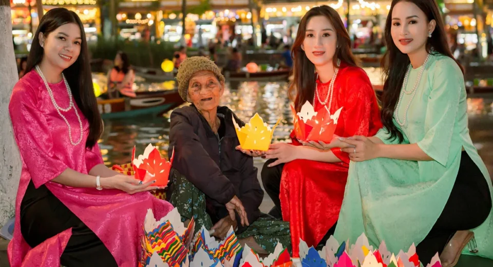 lantern festival in hoi an with colorful lanterns on historic streets