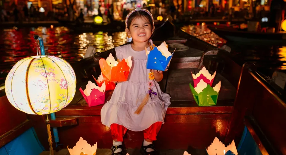 lantern-boat-hoi-an-worth-it-experience.jpg