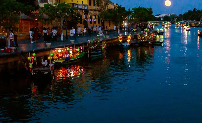 Hoi An local experience in ancient town with lanterns and traditional architecture