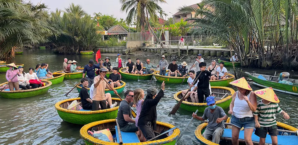 cam thanh coconut village guide in Hoi An Vietnam