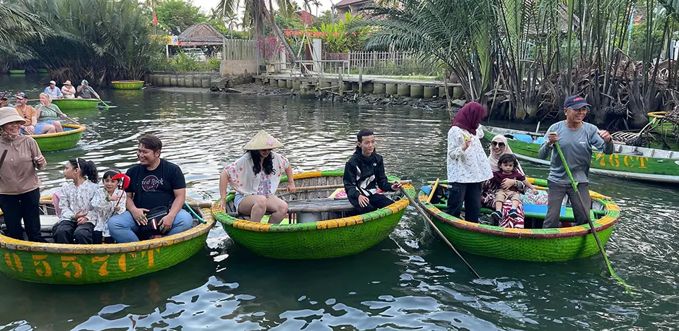 cam thanh coconut village guide in Hoi An Vietnam