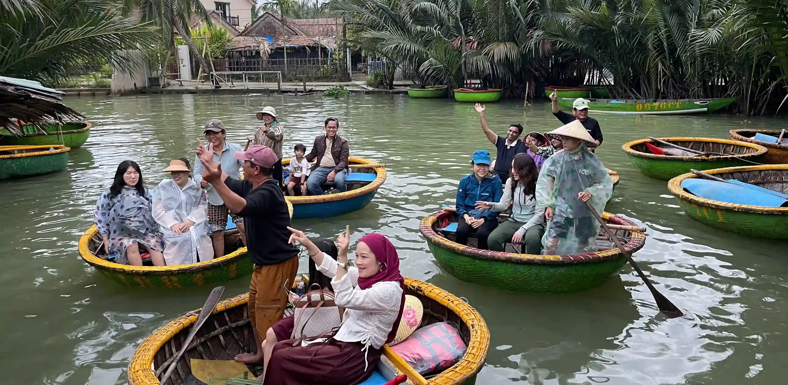 cheap basket boat hoi an in Hoi An Vietnam
