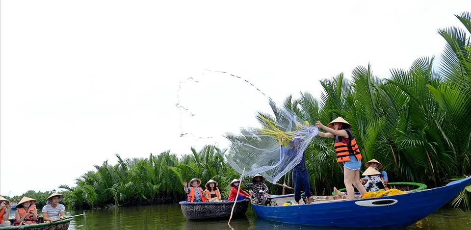 fishing experience in cam thanh village in Hoi An Vietnam