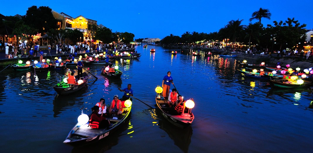 hoi an lantern boat price in Hoi An Vietnam
