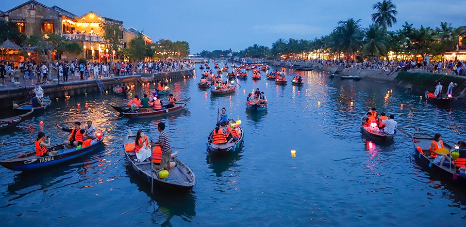 hoi an lantern release experience in Hoi An Vietnam