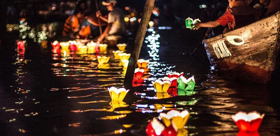 hoi an night boat experience in Hoi An Vietnam