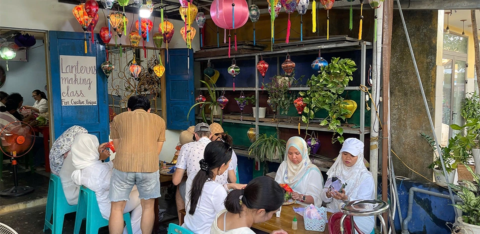 hoi an night market guide in Hoi An Vietnam