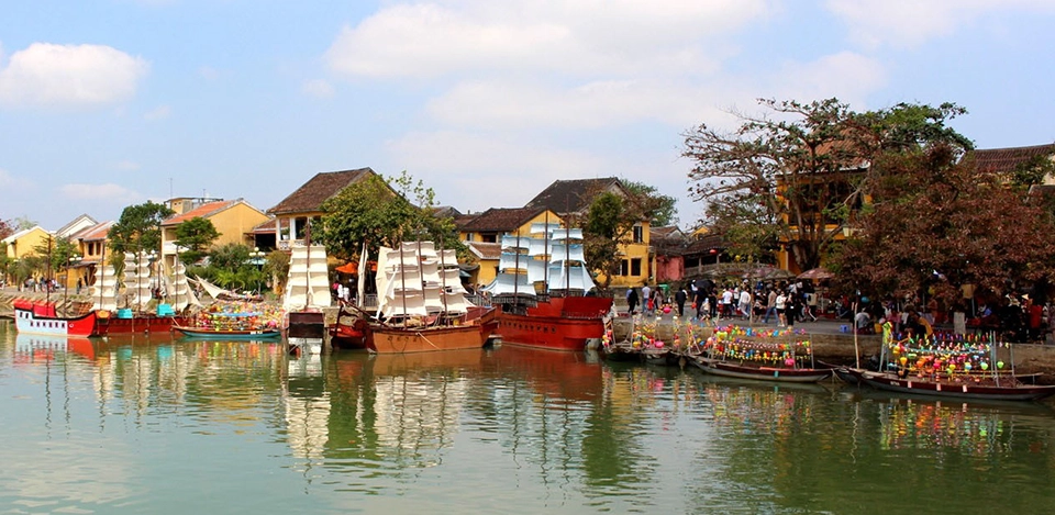 hoi an river boat ride in Hoi An Vietnam