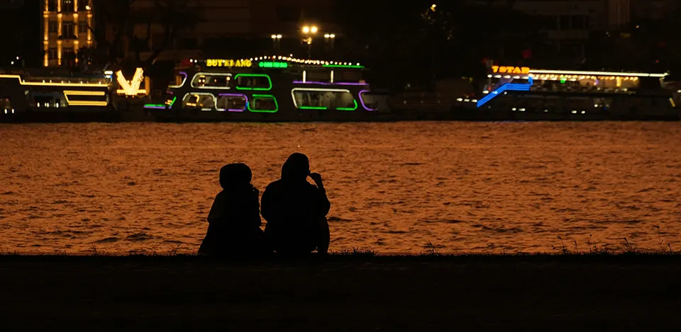 hoi an river photography guide at night in Hoi An Vietnam