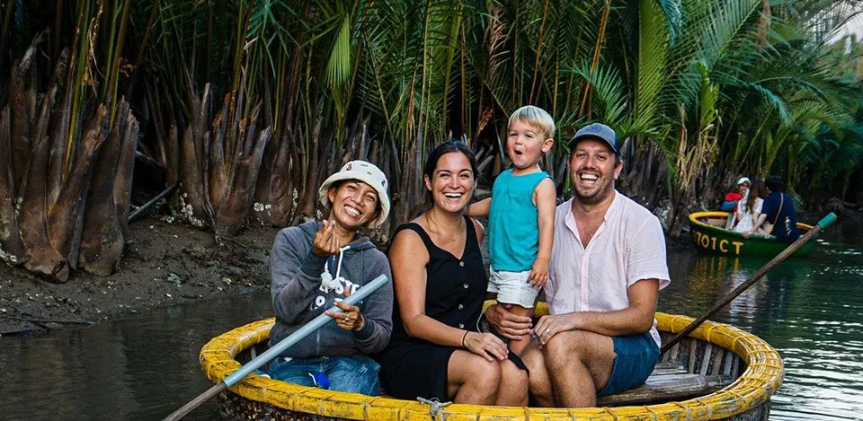 paddle boat vs basket boat in hoi an in Hoi An Vietnam