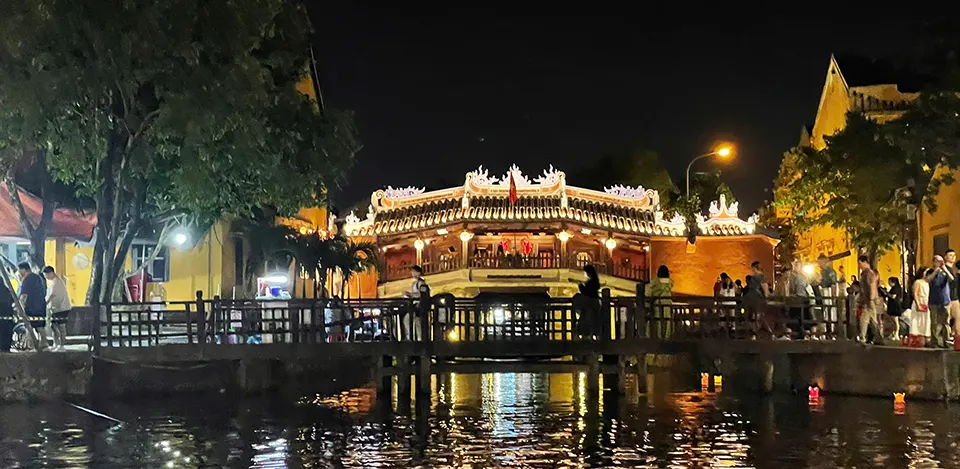 thu bon river night activities you shouldnt miss in Hoi An Vietnam