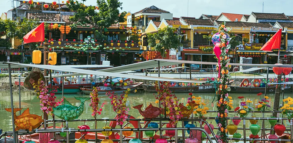 where to take a lantern boat in hoi an in Hoi An Vietnam